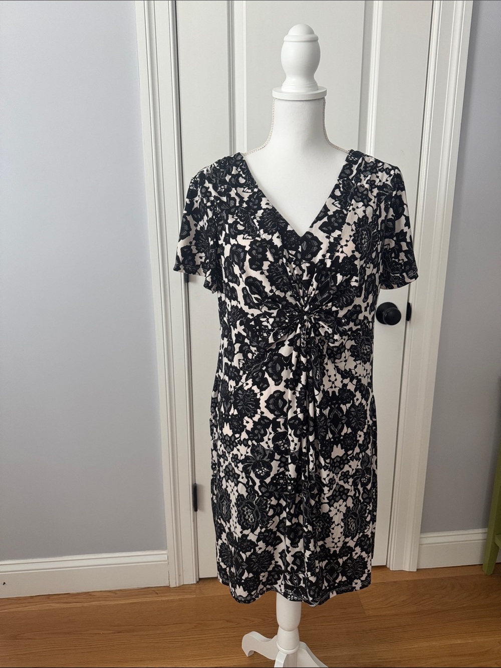 Black and White Floral Knot-Front Dress - Women